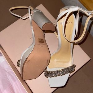 BNIB Alexandre Birman Agnes in ivory. Size 38.